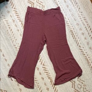 Charlotte Russe Women’s Capris Size Medium